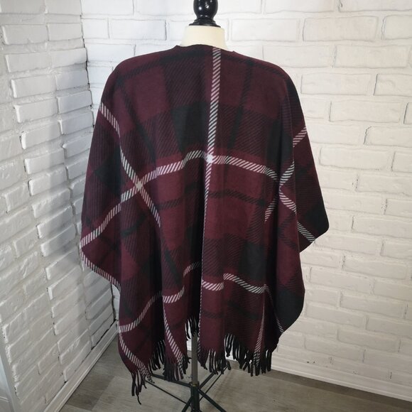 Rachel Rachel Roy Ladies One Size Black Burgundy Grey Pattern Fleece Poncho/Wrap - Picture 2 of 6